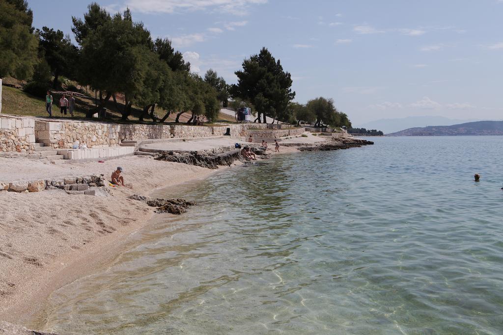Villa Iris Apartments Seget Vranjica Esterno foto