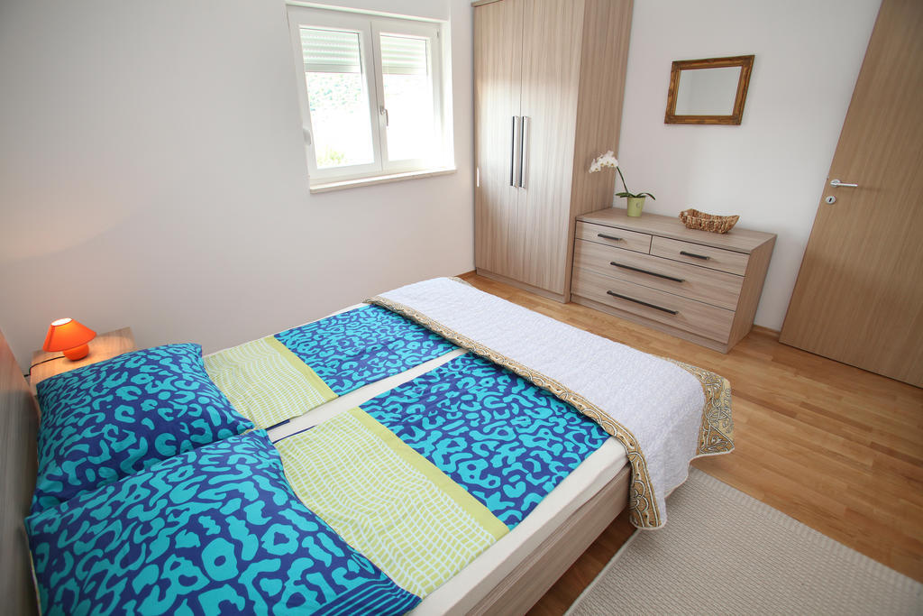 Villa Iris Apartments Seget Vranjica Esterno foto