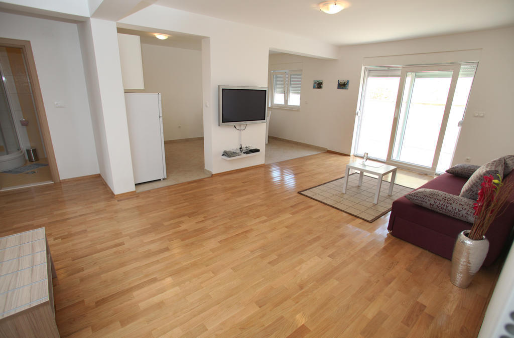 Villa Iris Apartments Seget Vranjica Esterno foto