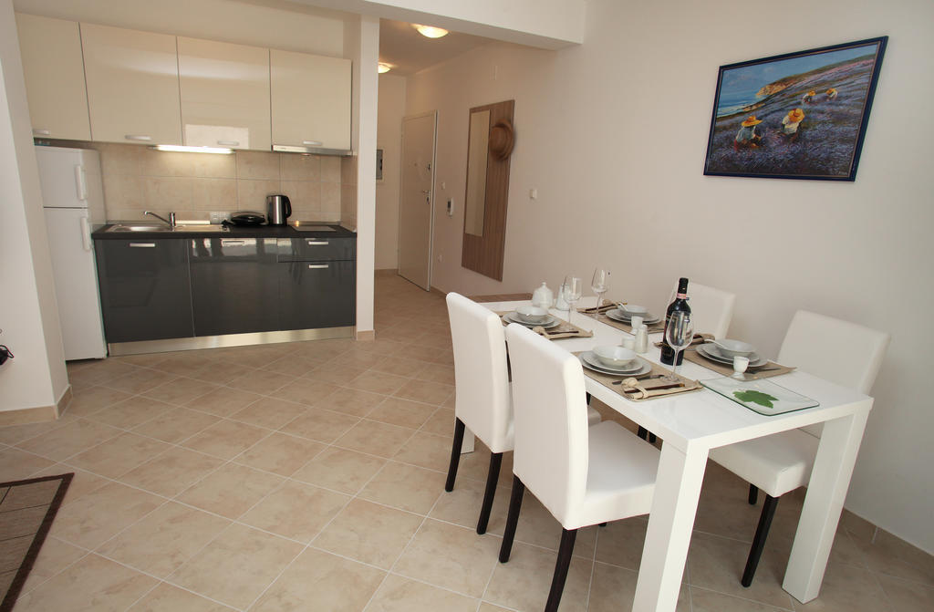Villa Iris Apartments Seget Vranjica Esterno foto