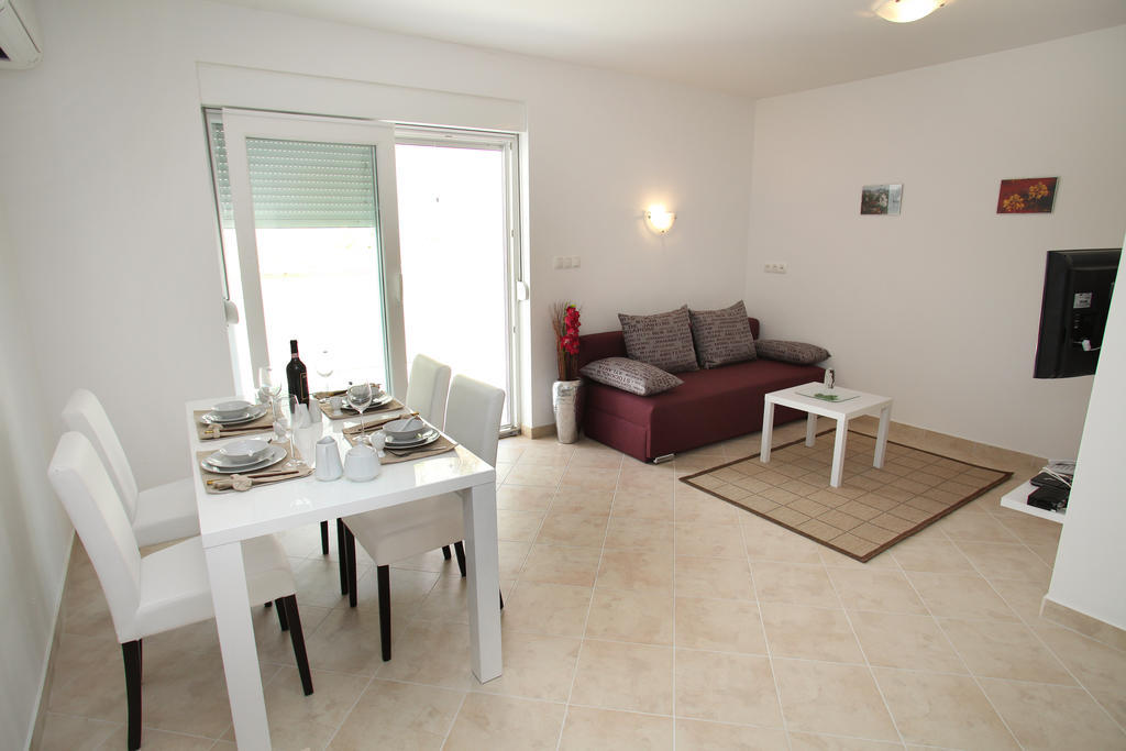 Villa Iris Apartments Seget Vranjica Esterno foto