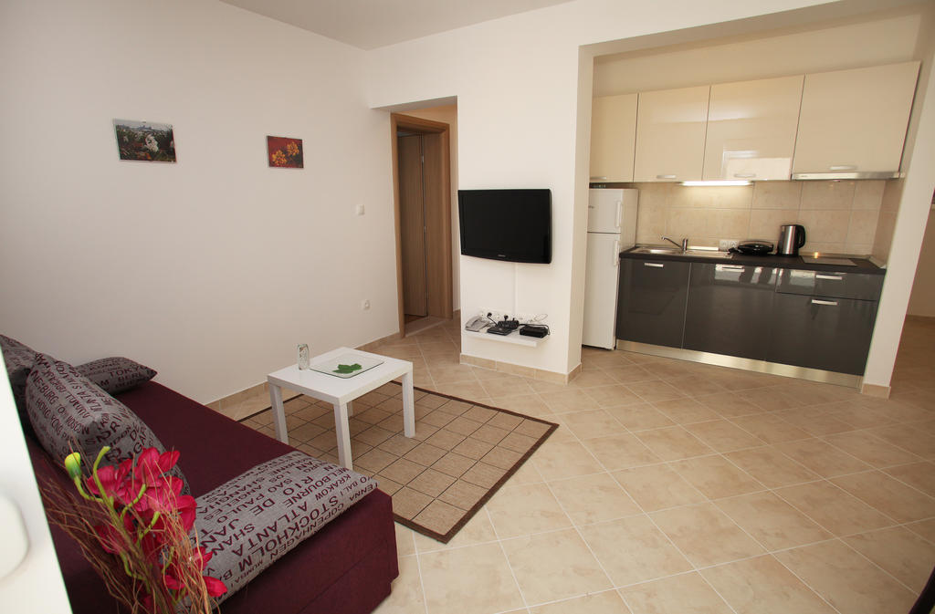 Villa Iris Apartments Seget Vranjica Esterno foto