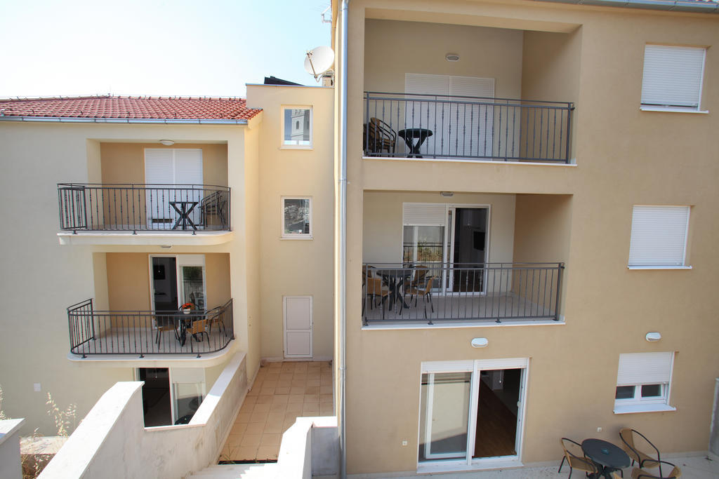 Villa Iris Apartments Seget Vranjica Esterno foto