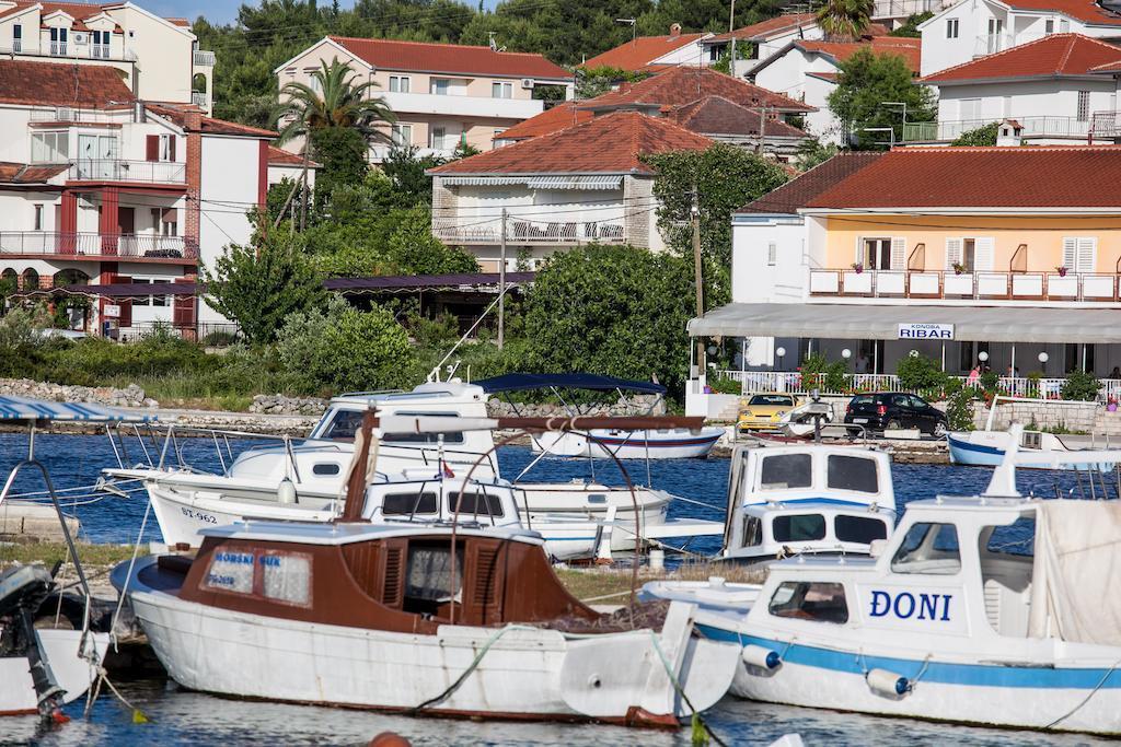 Villa Iris Apartments Seget Vranjica Esterno foto