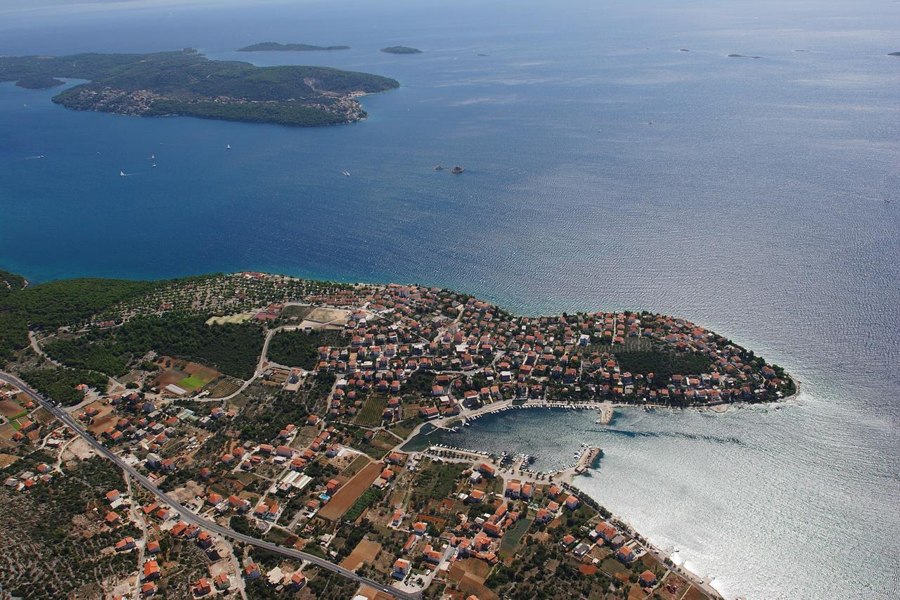 Villa Iris Apartments Seget Vranjica Esterno foto